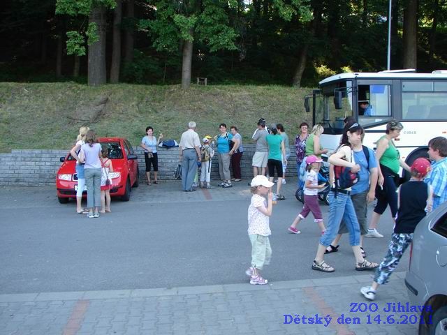 Zde si můžete prohlédnou několik fotografií naloučanských dětí a jejich rodičů z výletu do ZOO Jihlava pořádanému Obecním úřadem Naloučany k Mezinárodnímu dni dětí  