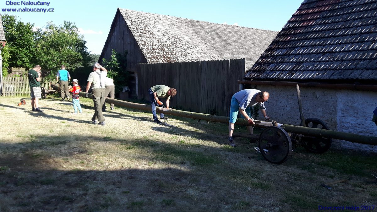 Dovezení pouťové máje 2017