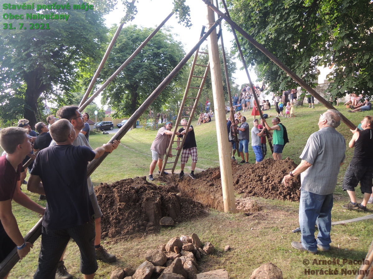 Stavení máje 31. 7. 2021