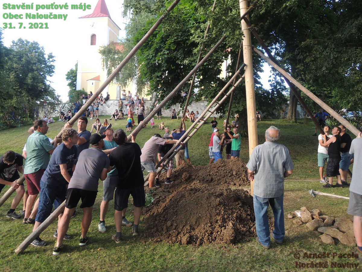 Stavení máje 31. 7. 2021